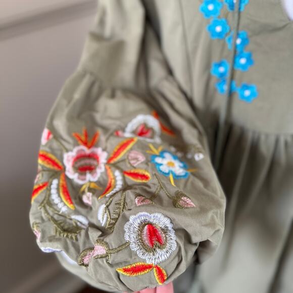 Women's V Neck Long Lantern Sleeve Shift Mini Dress Bohemian Embroidered Size M - Picture 3 of 12